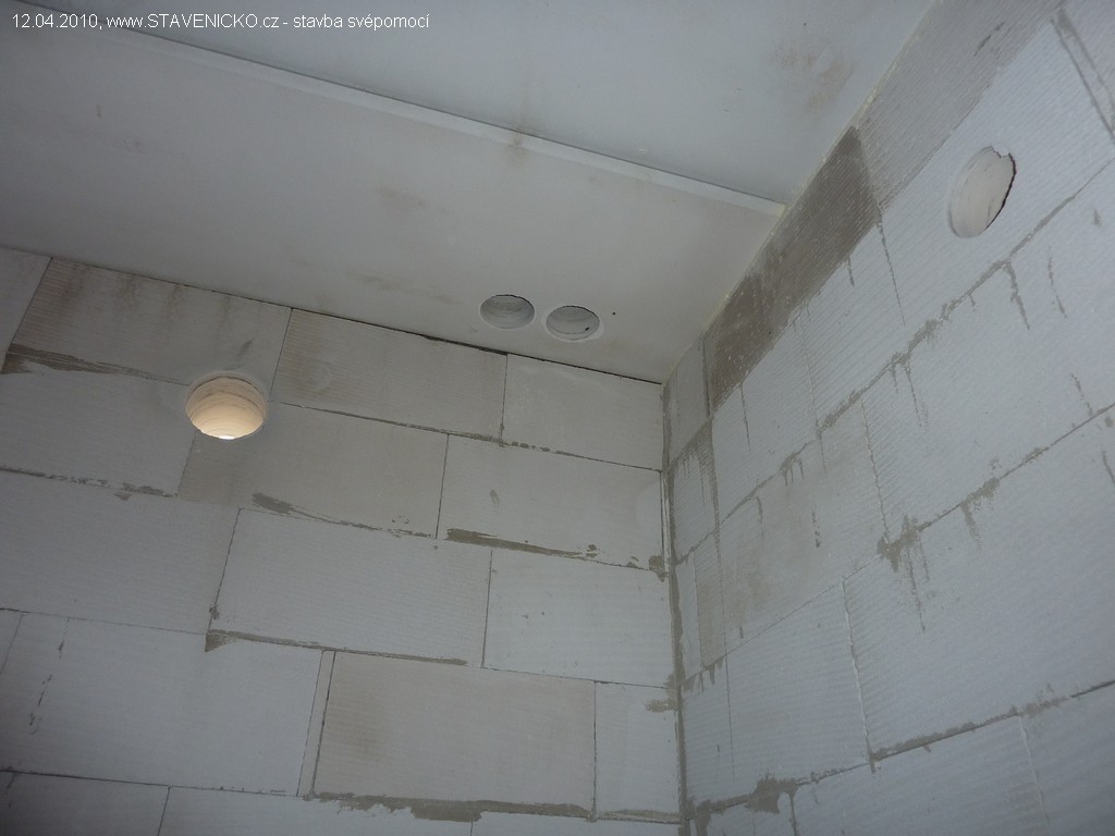 Technick mstnost - strop, odtah z WC a vdech